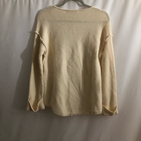 ASTR Womens Ivory Direction Change Bell Sleeve Sweater size S Knit V-neck - Picture 2 of 10